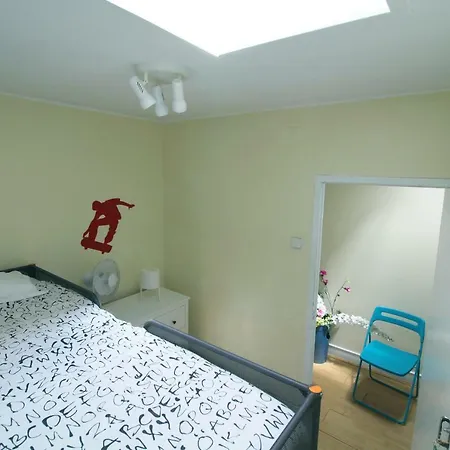 In Marechal Saldanha 3rd Floor 2*